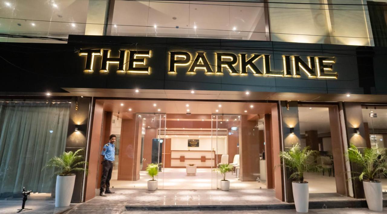 The Parkline Агартала Екстериор снимка